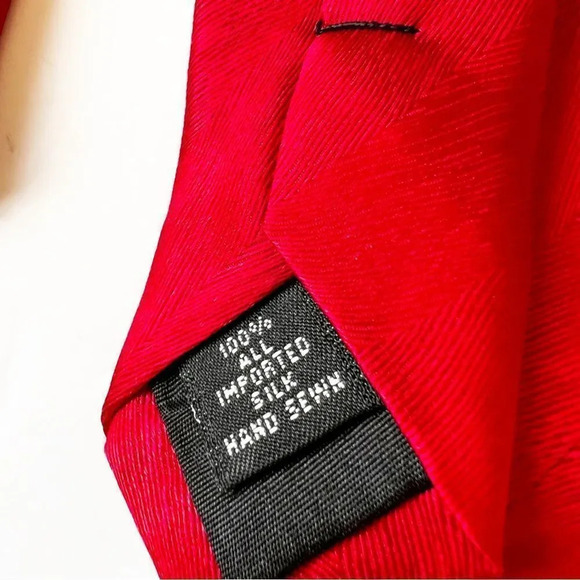 Jos A Bank Miracle Collection Red Silk Santa Tie New - Picture 4 of 6